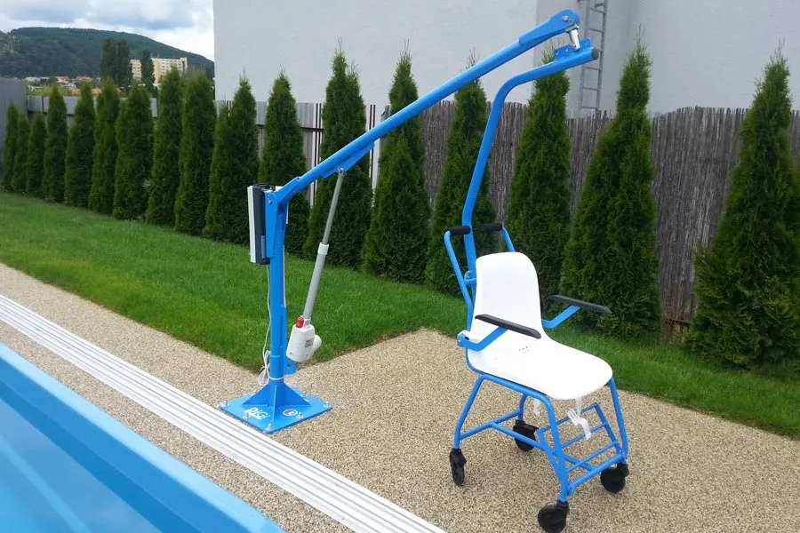 Fixed pool lift F145B