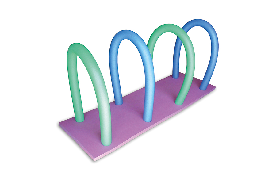 Floating mat with holes ‘Tunnel’ - Noodles included