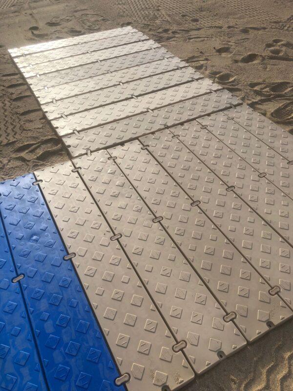 BEACH WALKWAY 1500X250X40 (4UDS =1MT)